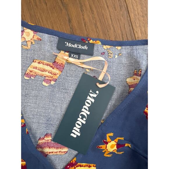 Modcloth Pinata Llama Sleeveless V-Neck Button Front Tunic Top Blue XXS NWT - Picture 3 of 9